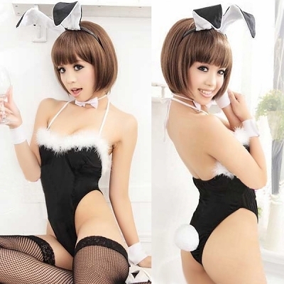 胸元ファー・大胆セクシーなハイレグバニー
